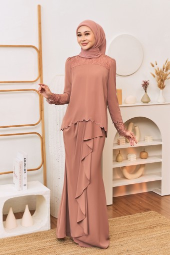 EIDRA Kurung in Rosy Brown